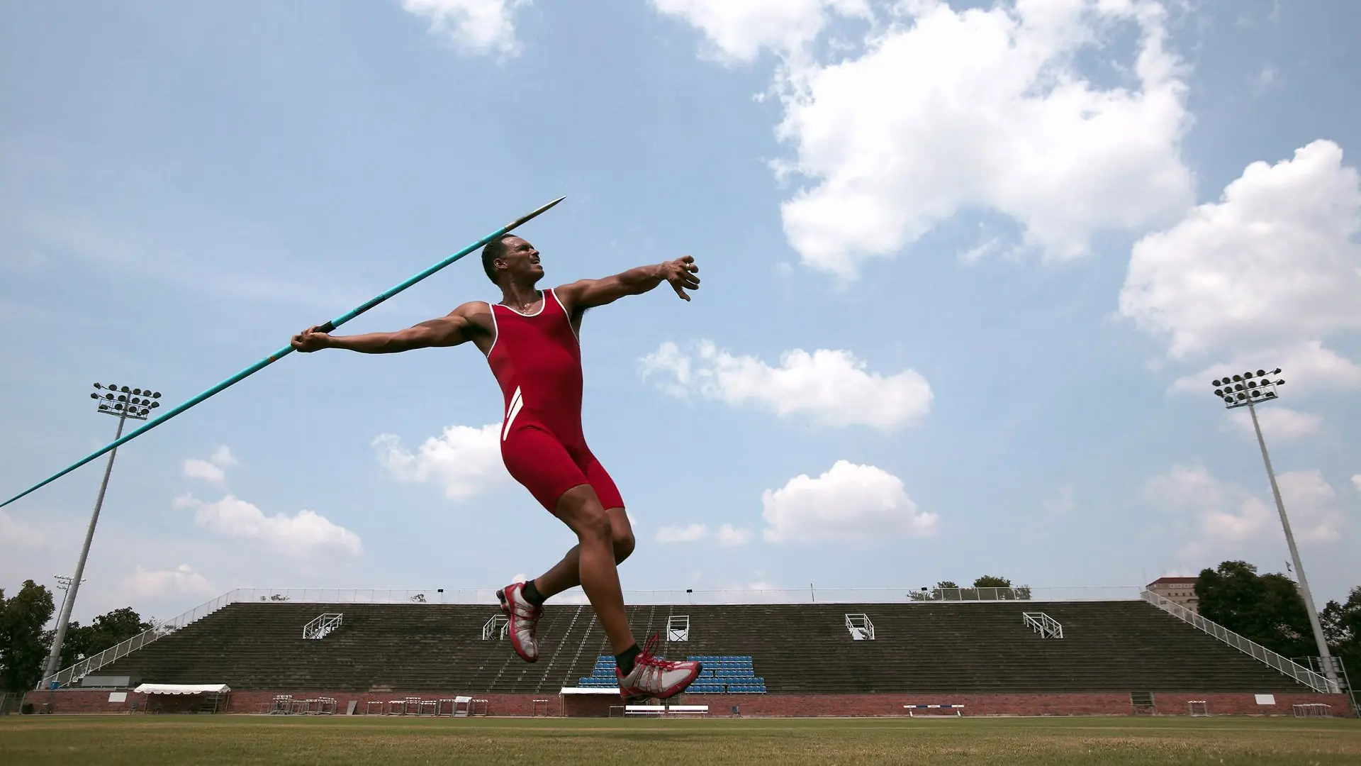 青少年“梦想助跑”篮球公益在西安持续火热，弘扬青春正能量，青少年篮球宣传口号