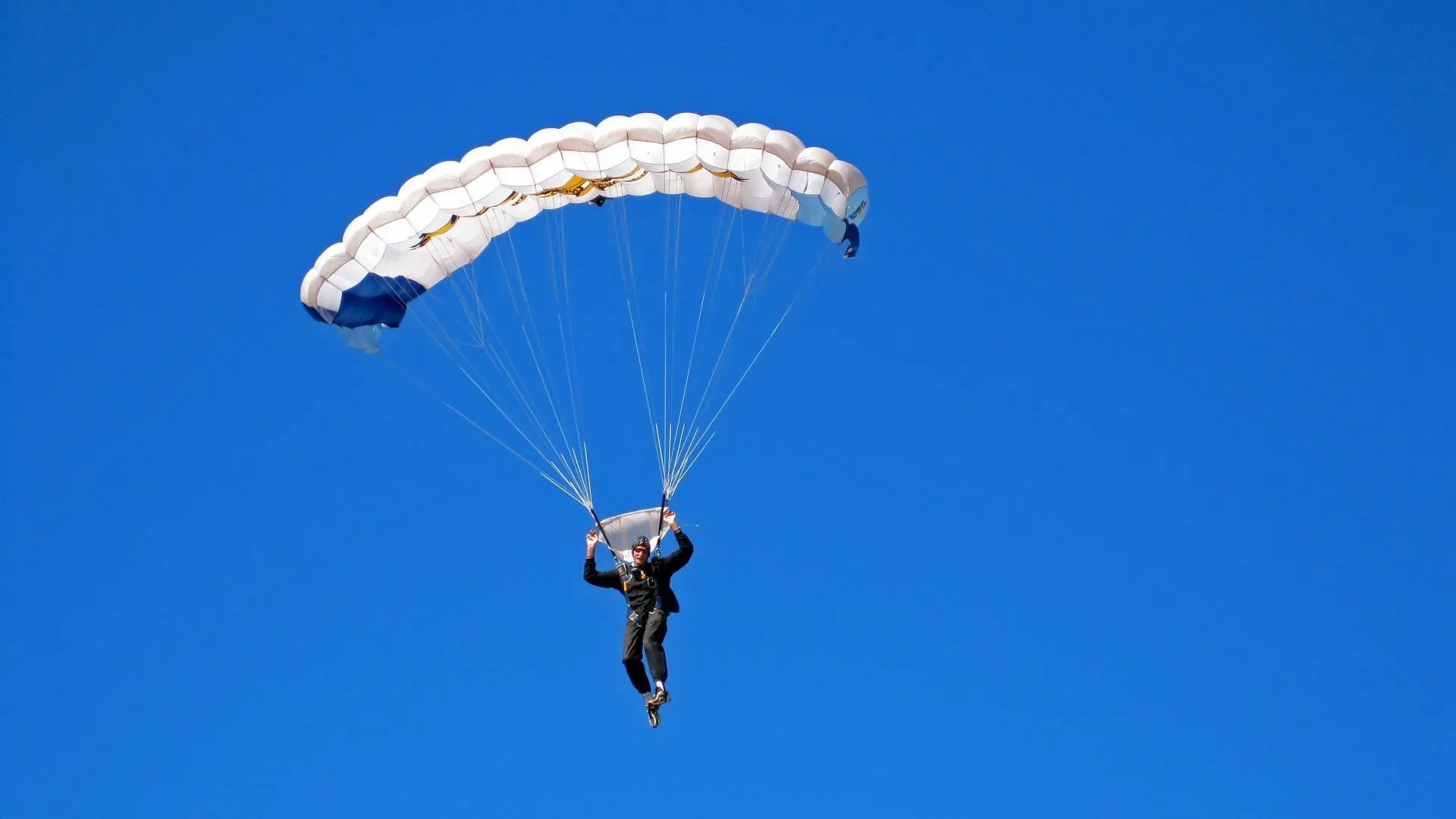 运动员的战术板：临场决策的智慧比拼，运动员战术训练的方法及基本要求