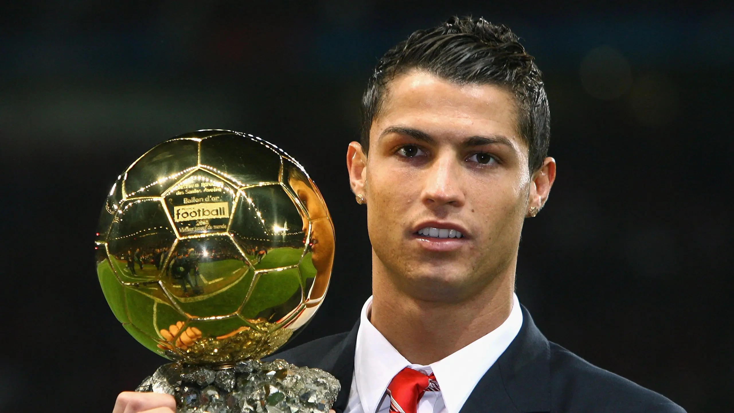 车迷狂欢：现场用各种方式表达对车手的支持与热爱，车迷小说阅读答案